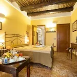 Double/ Triple Room In Naples City Center